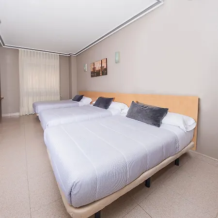 Hostal El Cruce Paracuellos de Jarama Exterior photo
